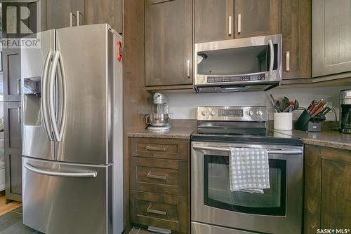 7310 Maple View Crescent, Regina, SK - Indoor Photo Showing Kitchen With Stainless Steel Kitchen