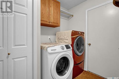 11195 Wascana Meadows, Regina, SK - Indoor Photo Showing Laundry Room