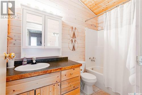 671 Poplar Crescent, Aquadeo, Jackfish Lake, SK - Indoor Photo Showing Bathroom