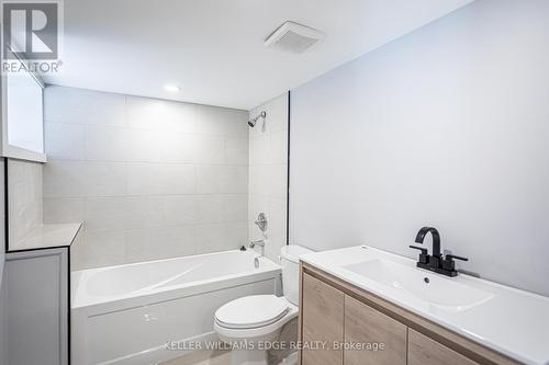 136 Gage Avenue S, Hamilton, ON - Indoor Photo Showing Bathroom
