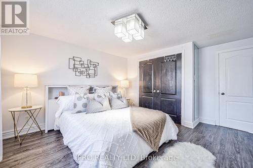 3338 Brandon Gate Drive, Mississauga, ON - Indoor Photo Showing Bedroom