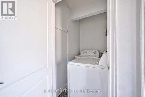 3338 Brandon Gate Drive, Mississauga, ON - Indoor Photo Showing Laundry Room