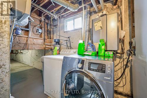 3338 Brandon Gate Drive, Mississauga, ON - Indoor Photo Showing Laundry Room