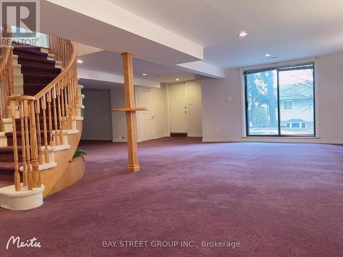 19 Bluebell Crescent, Hamilton, ON - Indoor Photo Showing Other Room