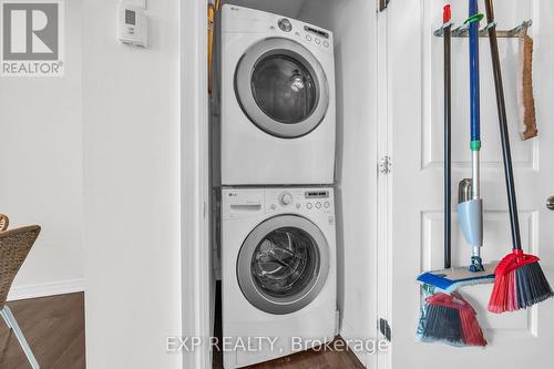 602 - 50 Murray Street W, Hamilton, ON - Indoor Photo Showing Laundry Room
