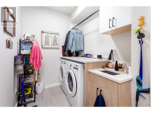 2725 Cedar Ridge Street, Lumby, BC - Indoor Photo Showing Laundry Room
