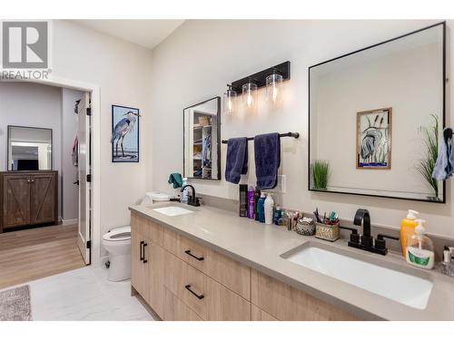 2725 Cedar Ridge Street, Lumby, BC - Indoor Photo Showing Bathroom