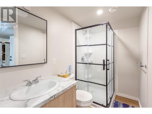 2725 Cedar Ridge Street, Lumby, BC - Indoor Photo Showing Bathroom