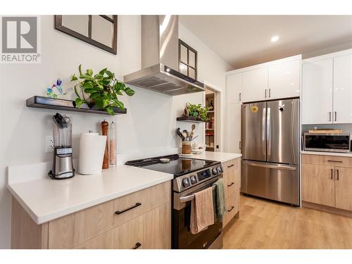 2725 Cedar Ridge Street, Lumby, BC - Indoor Photo Showing Kitchen