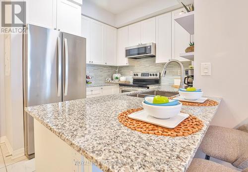 413 - 80 Shipway Avenue, Clarington, ON - Indoor Photo Showing Kitchen With Upgraded Kitchen