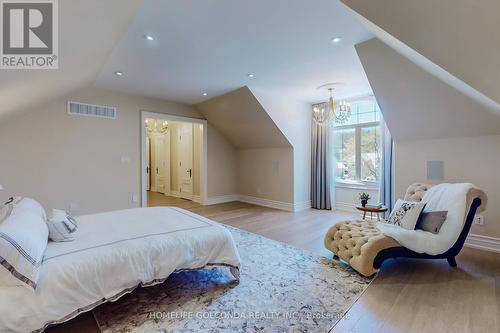 16 Steeplechase Avenue, Aurora, ON - Indoor Photo Showing Bedroom