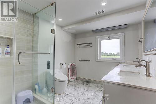 22478 Leslie Street, East Gwillimbury, ON - Indoor Photo Showing Bathroom