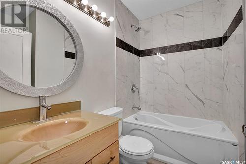 1412 20Th Street W, Saskatoon, SK - Indoor Photo Showing Bathroom