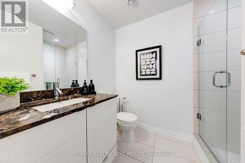 1005 - 59 Annie Craig Drive, Toronto, ON - Indoor Photo Showing Bathroom