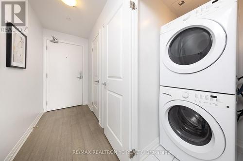1005 - 59 Annie Craig Drive, Toronto, ON - Indoor Photo Showing Laundry Room