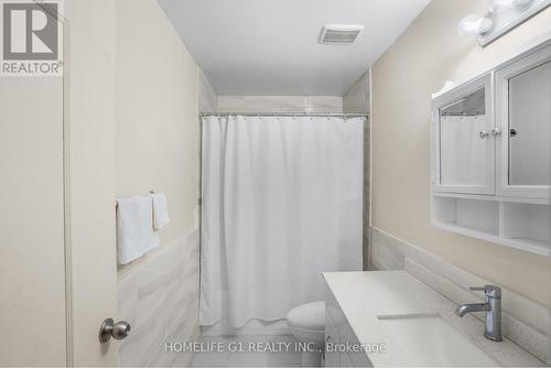 35 - 1016 Falgarwood Drive, Oakville, ON - Indoor Photo Showing Bathroom