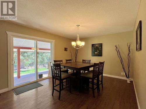 6345 Wolfe Road, 100 Mile House, BC - Indoor Photo Showing Dining Room