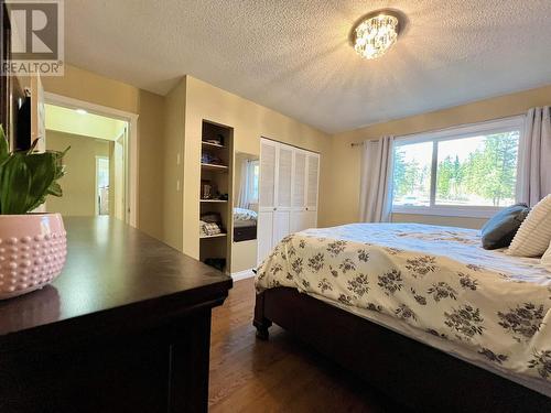 6345 Wolfe Road, 100 Mile House, BC - Indoor Photo Showing Bedroom