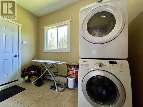 6345 Wolfe Road, 100 Mile House, BC - Indoor Photo Showing Laundry Room
