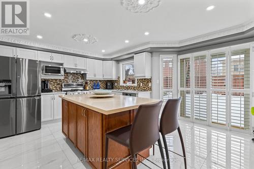 61 Royal Valley Drive, Caledon, ON - Indoor Photo Showing Kitchen