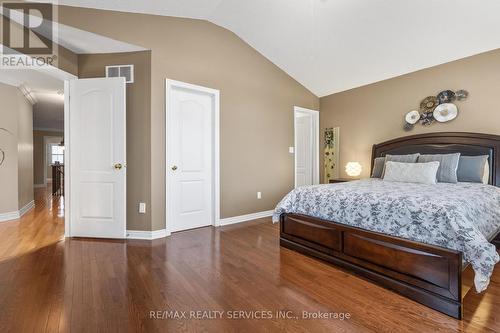 61 Royal Valley Drive, Caledon, ON - Indoor Photo Showing Bedroom