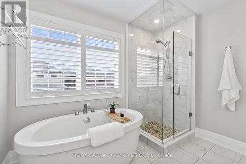 2 Blenheim Circle, Whitby, ON - Indoor Photo Showing Bathroom