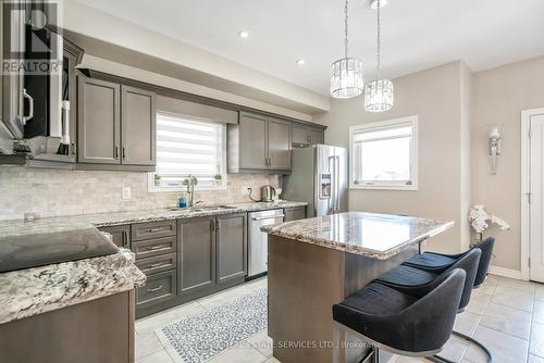 4760 Victor Drive, Niagara Falls, ON - Indoor Photo Showing Kitchen With Upgraded Kitchen