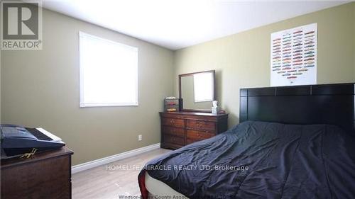 23378 Jeanette'S Creek Road, Chatham-Kent, ON - Indoor Photo Showing Bedroom