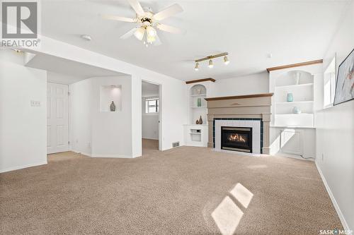 410 Garvie Road, Saskatoon, SK - Indoor Photo Showing Living Room With Fireplace