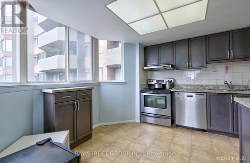 408 - 30 Thunder Grove, Toronto, ON - Indoor Photo Showing Kitchen