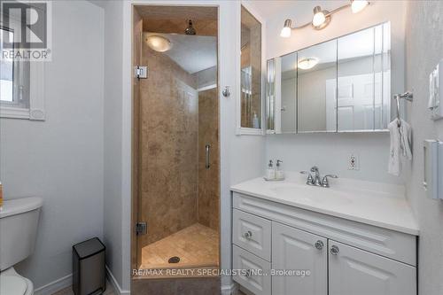 2 - 215 Edward Street E, Clearview, ON - Indoor Photo Showing Bathroom