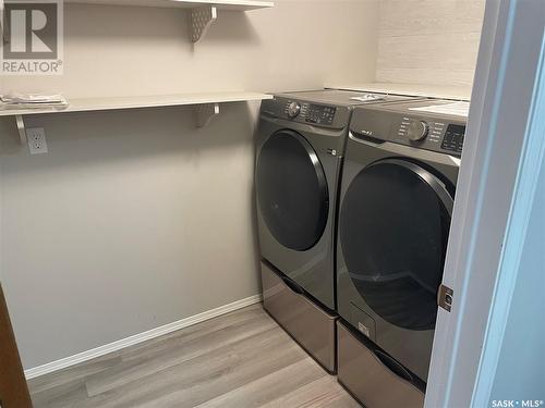 211 520 3Rd Avenue N, Saskatoon, SK - Indoor Photo Showing Laundry Room