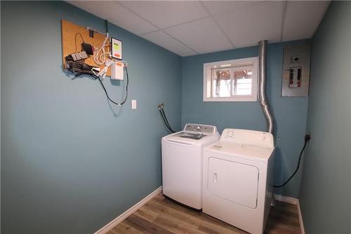370 Keewatin Street, The Pas, MB - Indoor Photo Showing Laundry Room
