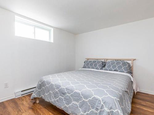 Chambre Ã Â coucher - 205 Av. De La Mennais, La Prairie, QC - Indoor Photo Showing Bedroom