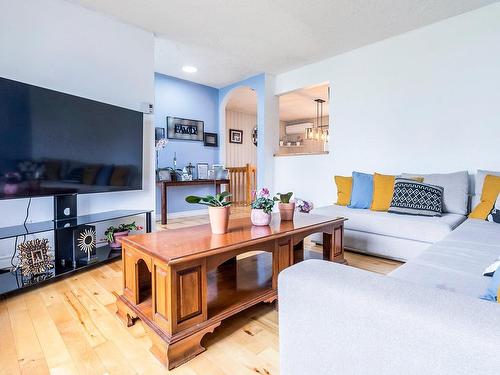 Salon - 205 Av. De La Mennais, La Prairie, QC - Indoor Photo Showing Living Room