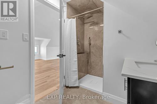 44 Proctor Boulevard, Hamilton, ON - Indoor Photo Showing Bathroom