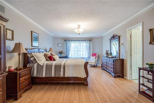 2169 Mystic Court, Burlington, ON - Indoor Photo Showing Bedroom