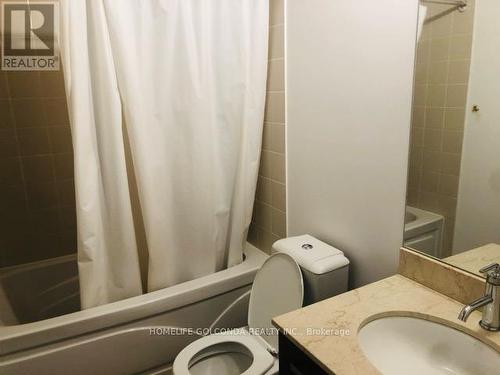 3106 - 832 Bay Street, Toronto, ON - Indoor Photo Showing Bathroom