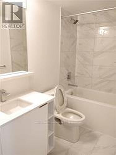 3708 - 85 Wood Street, Toronto, ON - Indoor Photo Showing Bathroom