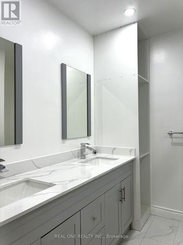 Upper - 3367 Verhoeven Drive, Mississauga, ON - Indoor Photo Showing Bathroom