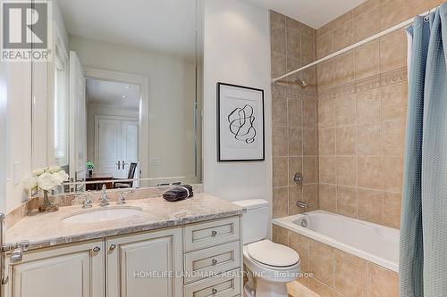 319 Princess Avenue, Toronto, ON - Indoor Photo Showing Bathroom