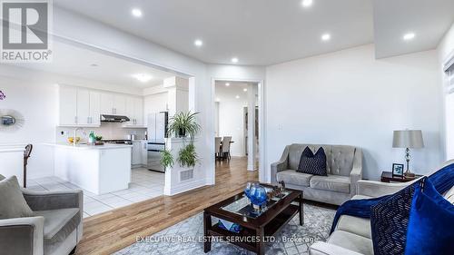 20 Branigan Crescent, Halton Hills, ON - Indoor Photo Showing Living Room