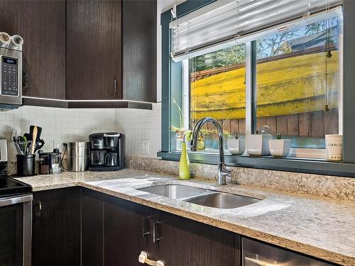 1065 Braeburn Ave, Langford, BC - Indoor Photo Showing Kitchen With Double Sink