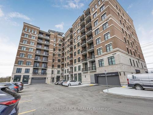 610-5917 Main St N, Whitchurch-Stouffville, ON - Outdoor With Balcony With Facade