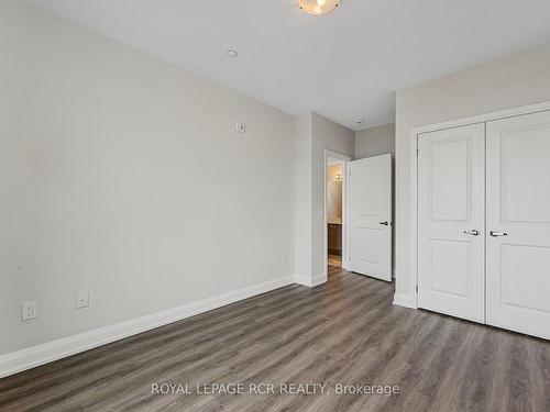 610-5917 Main St N, Whitchurch-Stouffville, ON - Indoor Photo Showing Other Room