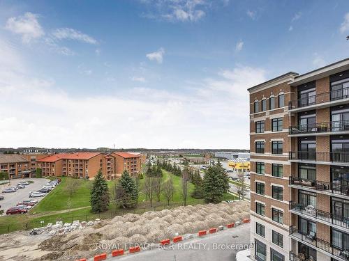 610-5917 Main St N, Whitchurch-Stouffville, ON - Outdoor With Balcony