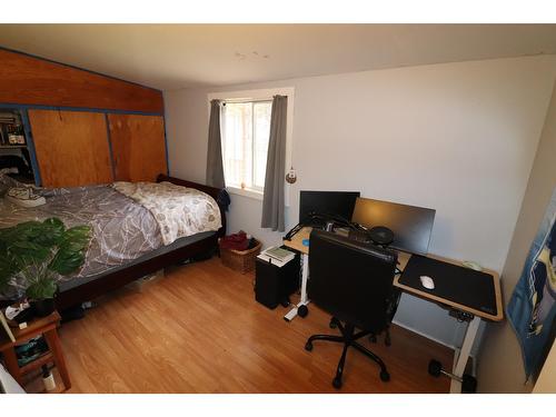 2036 Loff Road, Castlegar, BC - Indoor Photo Showing Bedroom