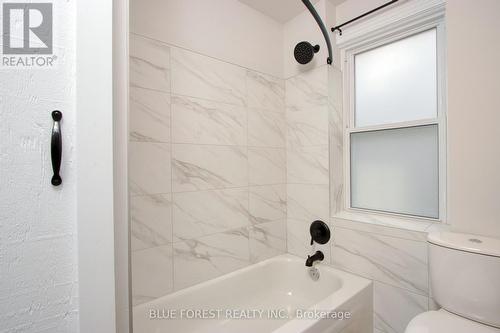 53 Gladstone Avenue N, St. Thomas, ON - Indoor Photo Showing Bathroom