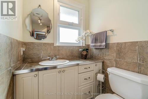 9 Crawford Drive E, Hamilton, ON - Indoor Photo Showing Bathroom
