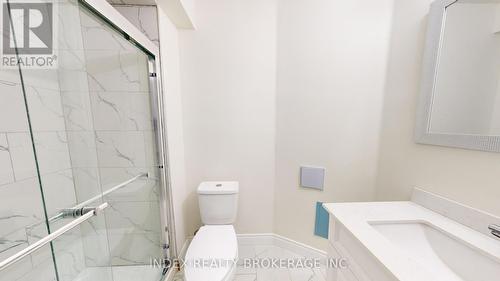 2431 Daisy Bend, London, ON - Indoor Photo Showing Bathroom